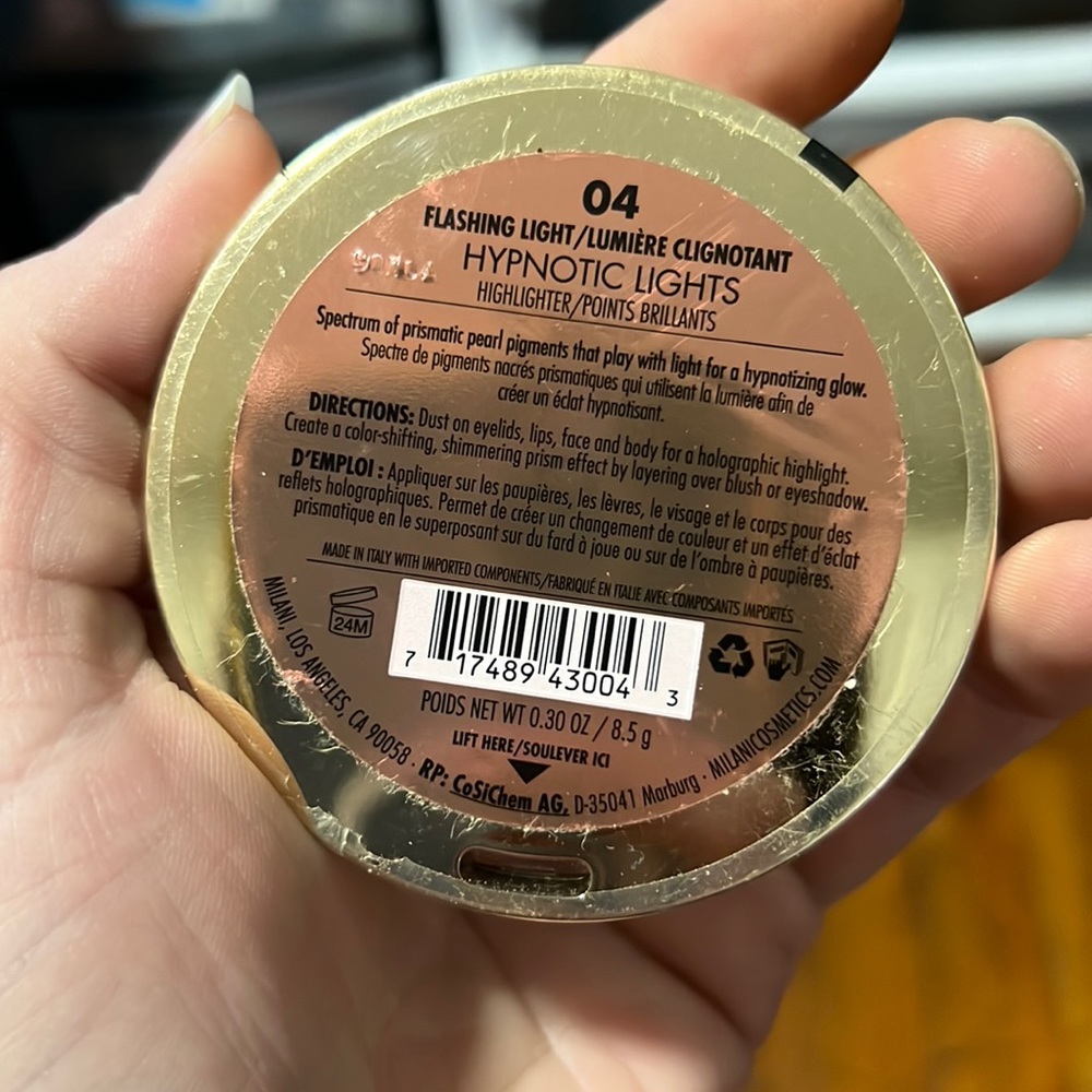 ⭐⭐Milani Flashing Light Hypnotic Lights Highlighter - Picture 2 of 7